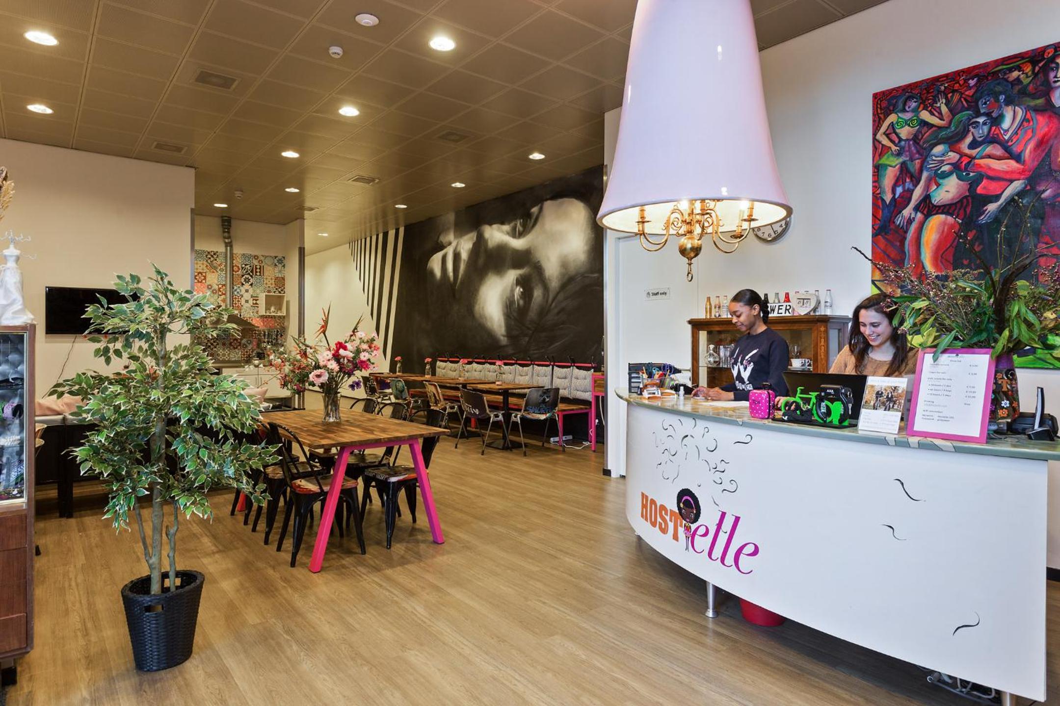 Hostelle - female only hostel 2/10