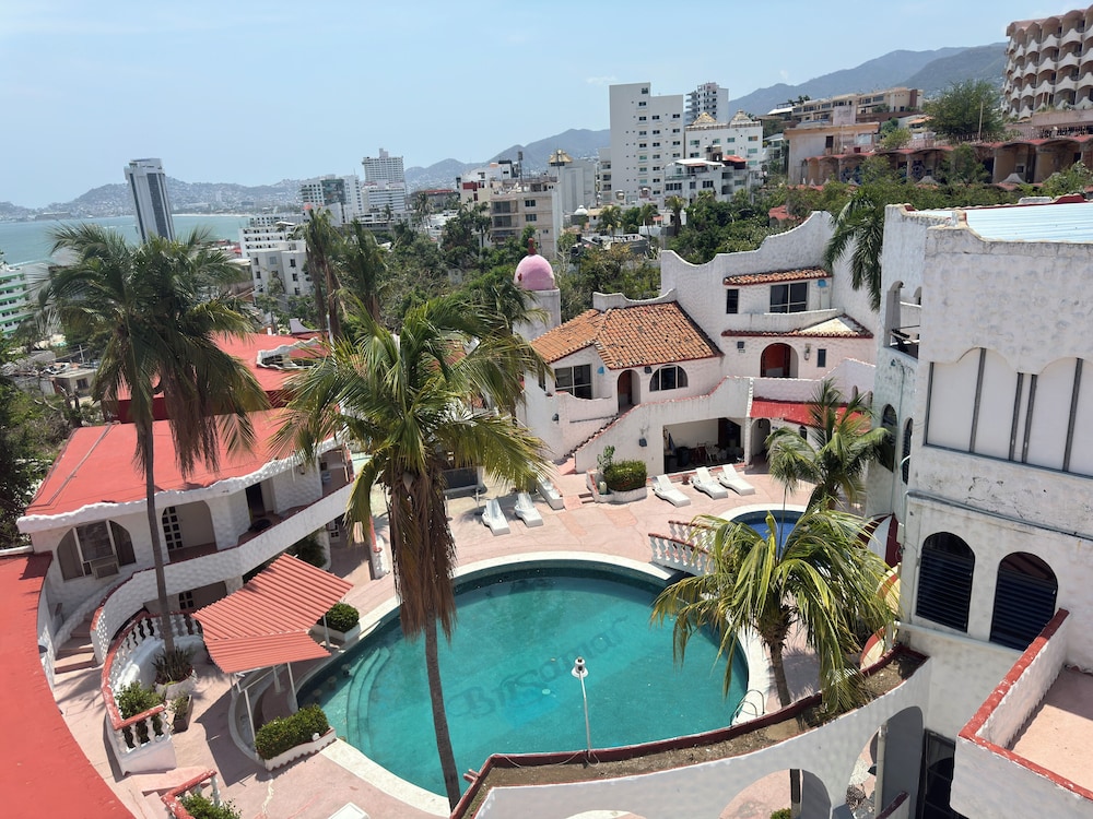 Capital O Pacific Paradise, Acapulco 27/29