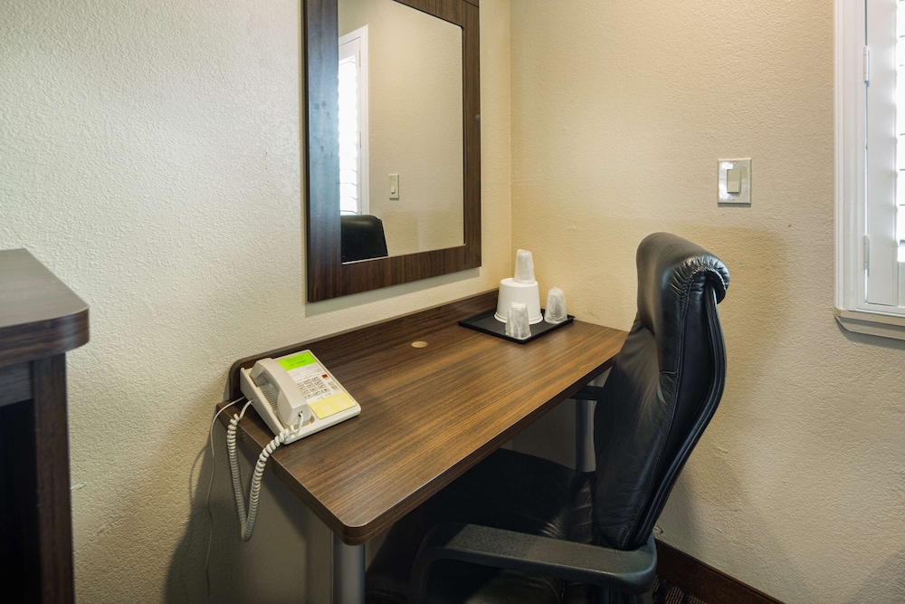 Americas Best Value Inn Richmond San Francisco 23/27