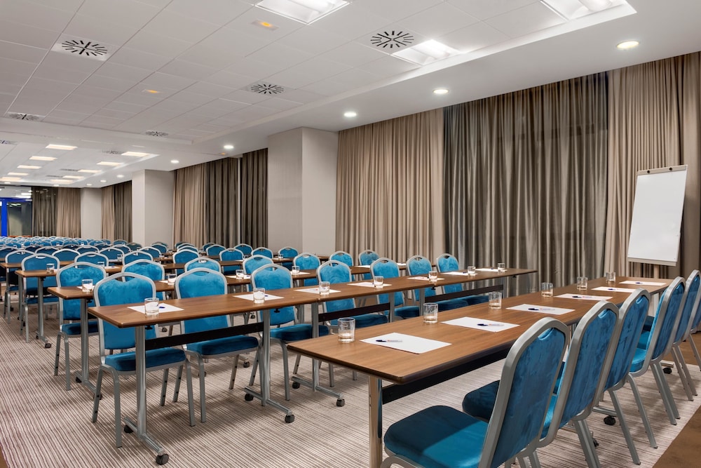 Hilton Garden Inn Sevilla 45/55