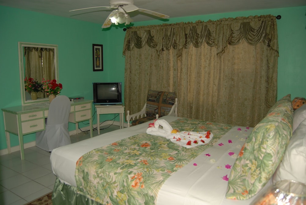 Pinkhibiscus Guest House 37/50
