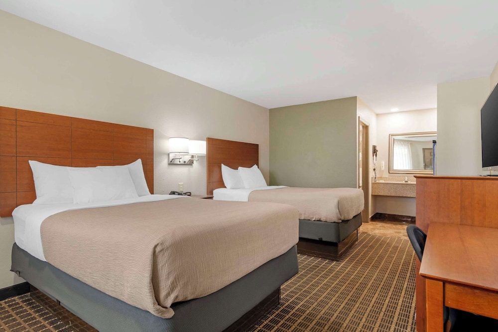 Quality Inn And Suites Southlake 20/49