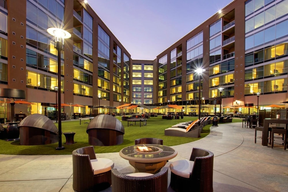 University Plaza Waterfront Hotel 44/50