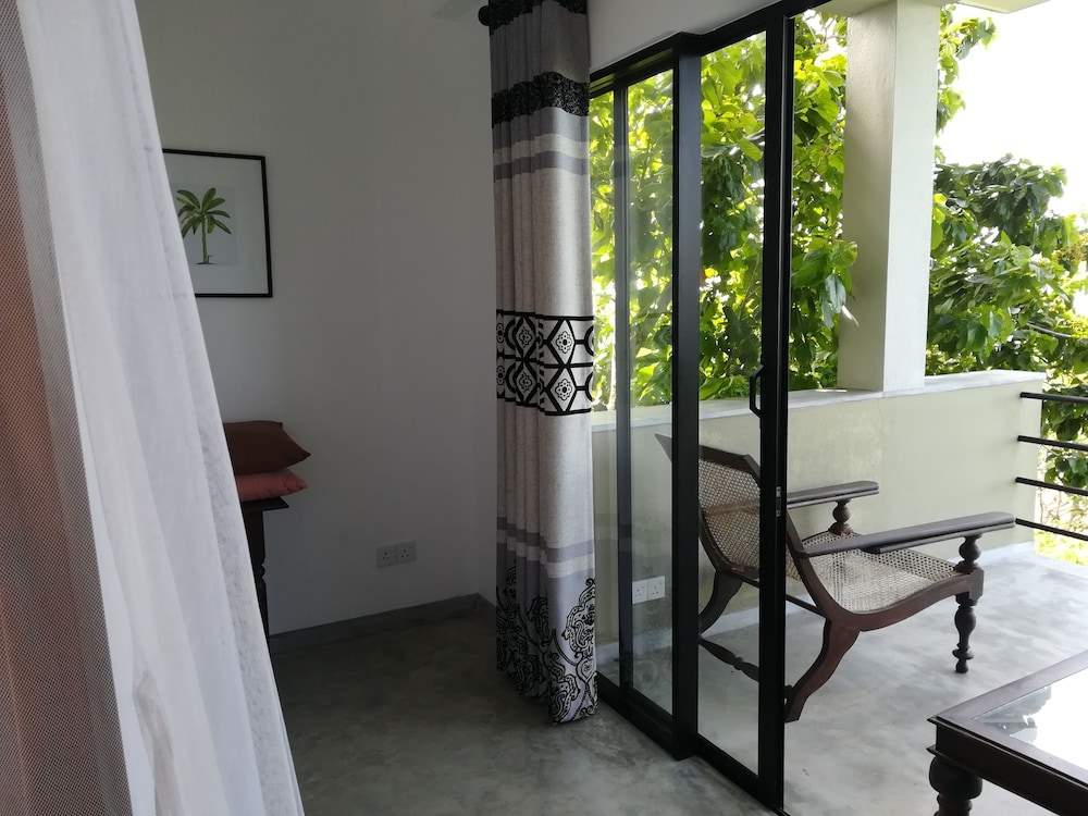 Lara's Place Unawatuna 5/42