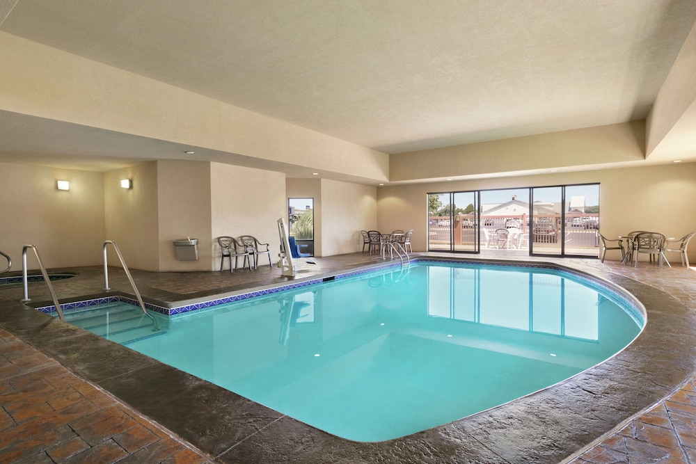 swimming pool spa