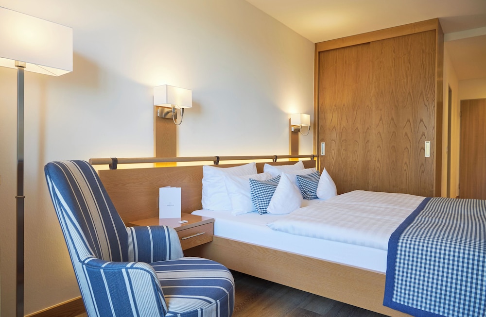 غرفة قياسية بسرير مزدوج بإطلالة على البحر في الطابق الأرضي، Hotel Bernstein 2/5