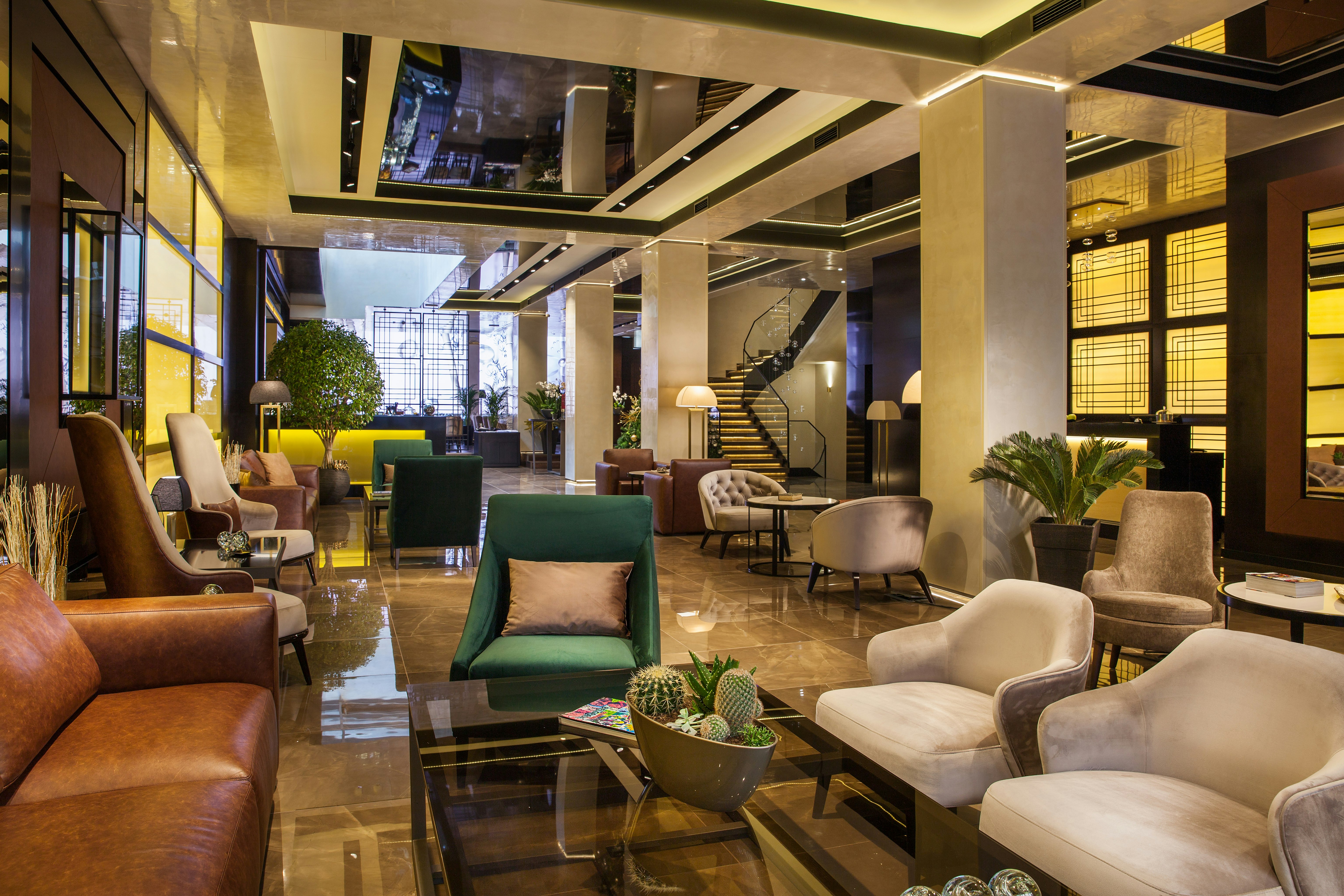 Saint Ten Hotel 44/83