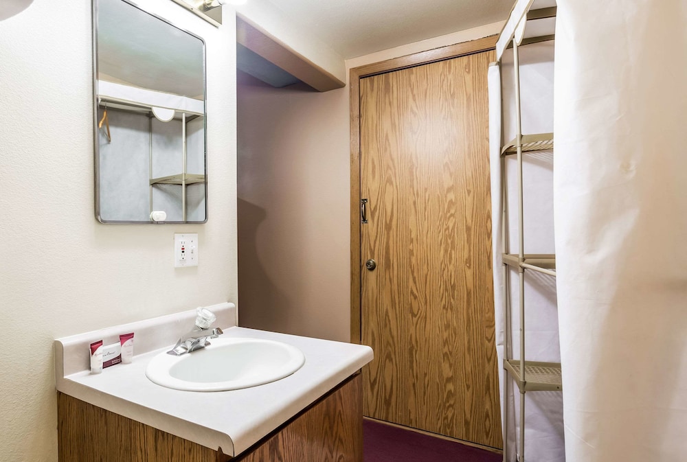 Rodeway Inn And Suites Big Water Antelope Canyon 16/30