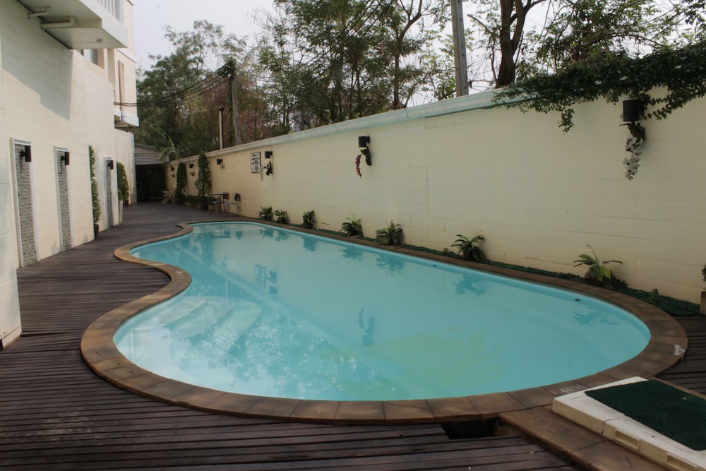 Royal Peninsula Hotel 7/66