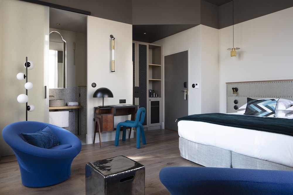 Hotel de l Abbaye 17/50