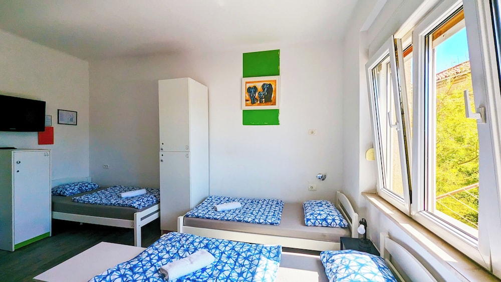 Croparadise Hostel 26/50