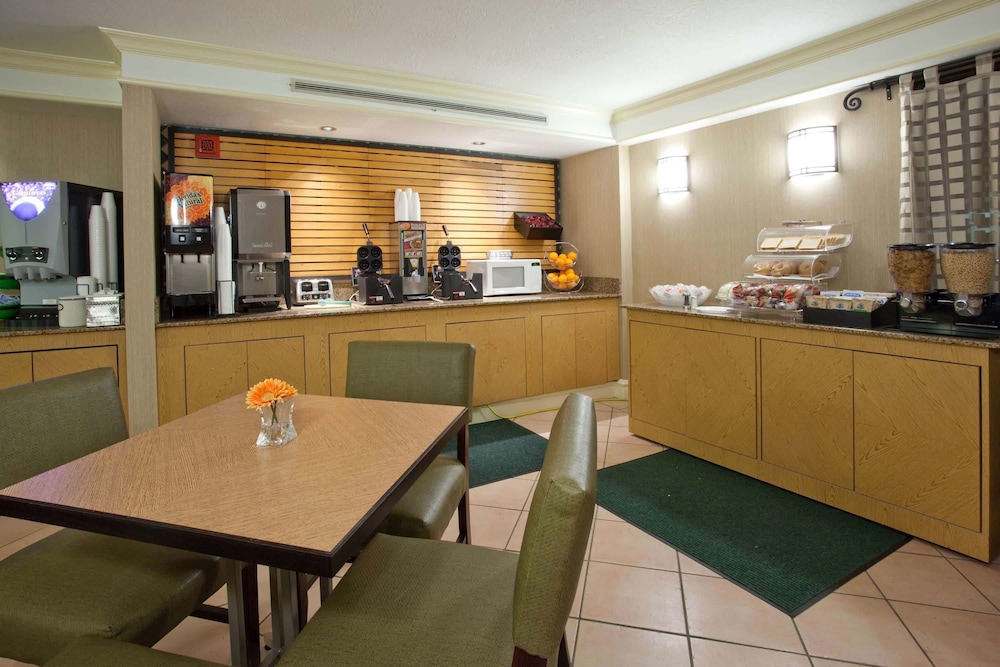 La Quinta Inn Cheyenne 9/54