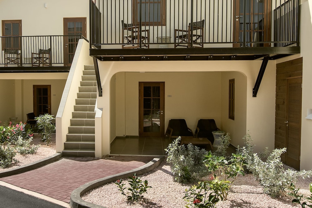 Sonesta Hotels & Resorts Livingstone Curacao 7/70
