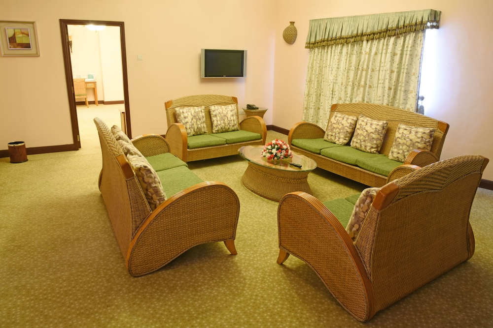 Imperial Royale Hotel 36/66
