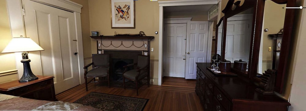 Bellevue House 42/50