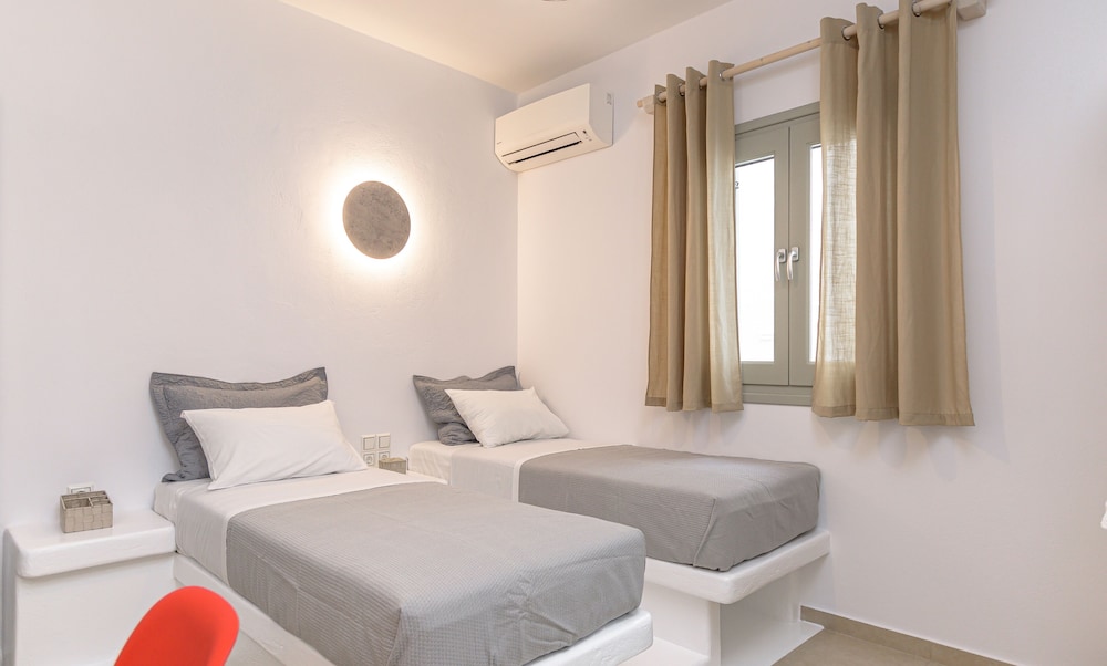 Aphrodite Luxury Apartments 7/36