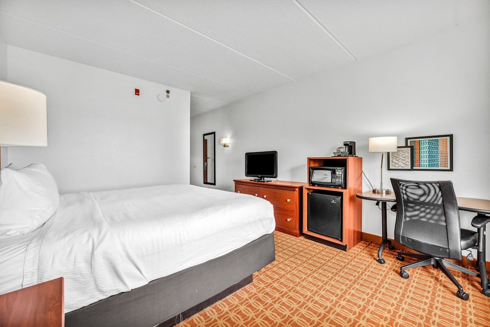 غرفة بسرير كينج، FAIRFIELD INN AND SUITES LUMBERTON 7/10