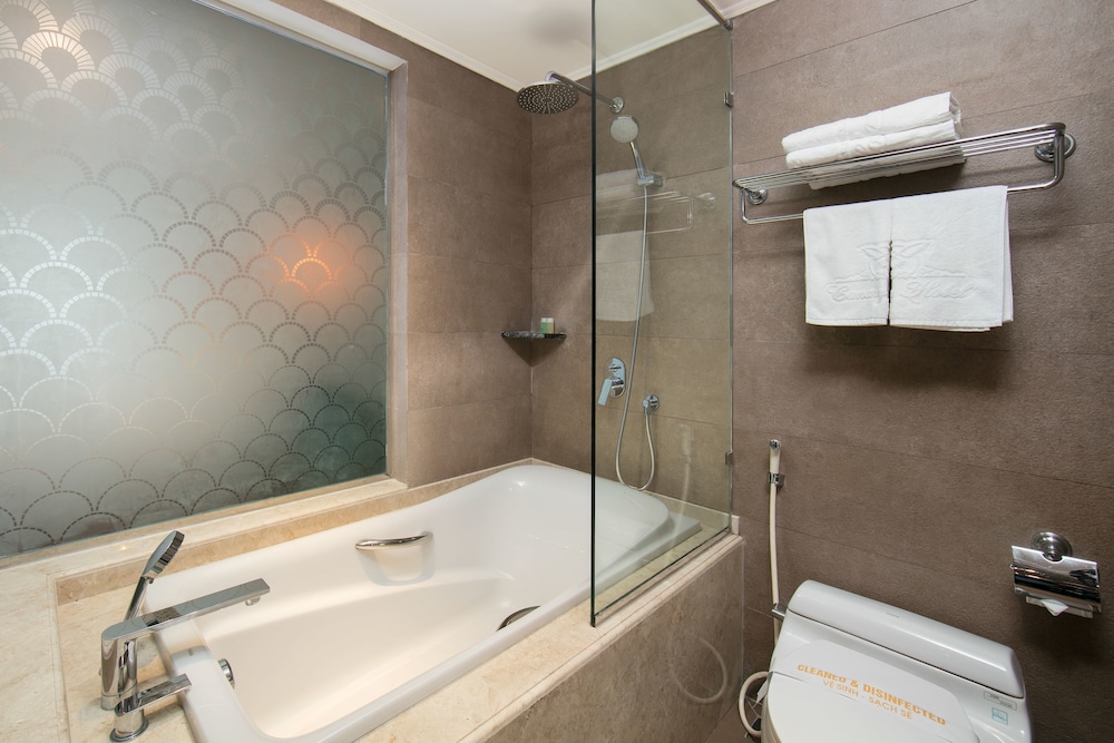 Canary Hanoi Hotel 42/43