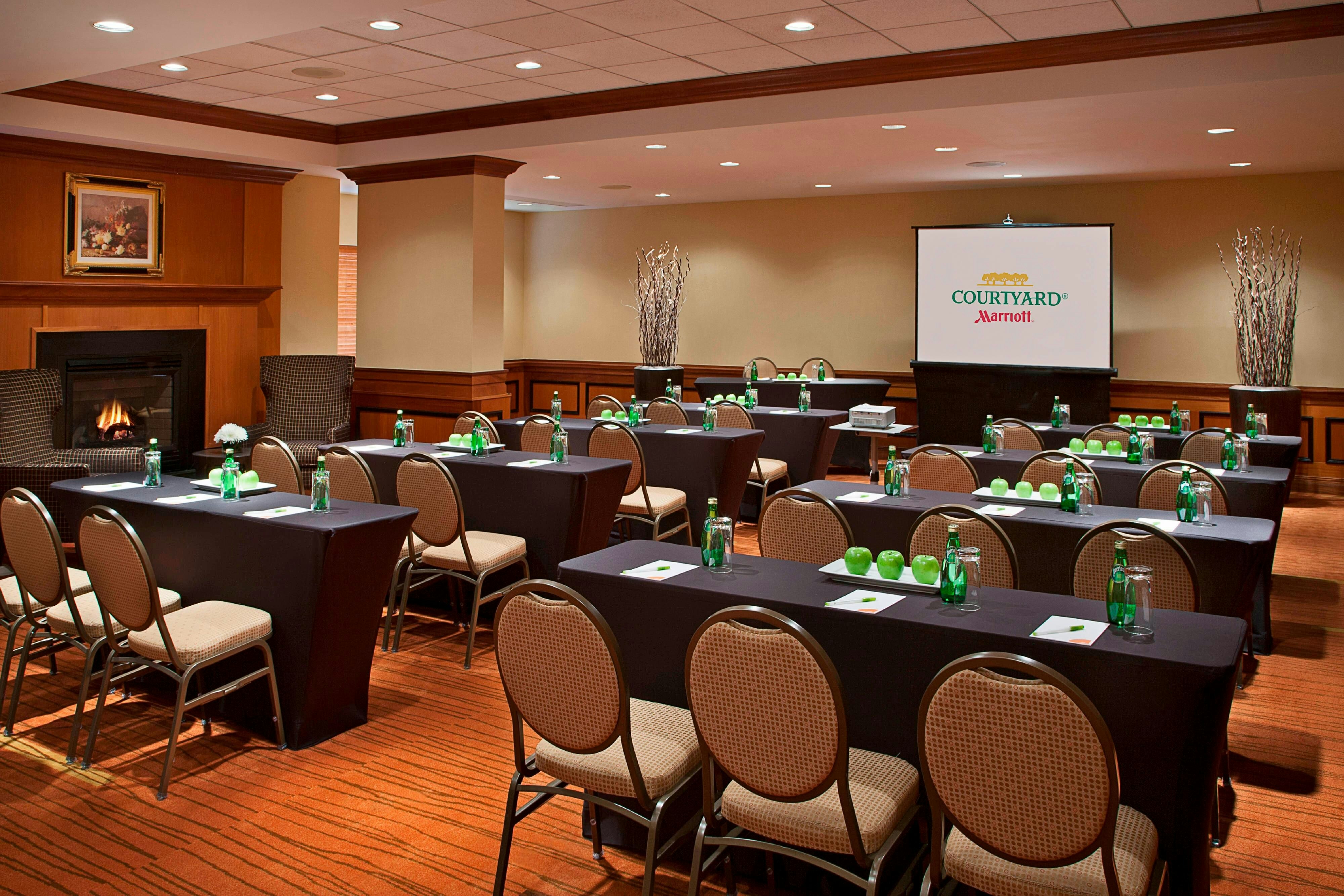 Courtyard Marriott Toronto Airport 50/56