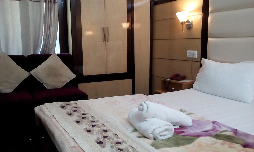 Hotel Ganesha Inn 15/50