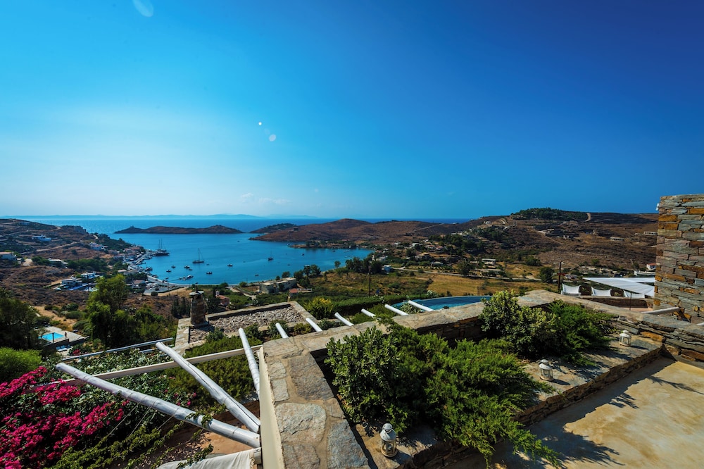 Aigis Suites 47/50