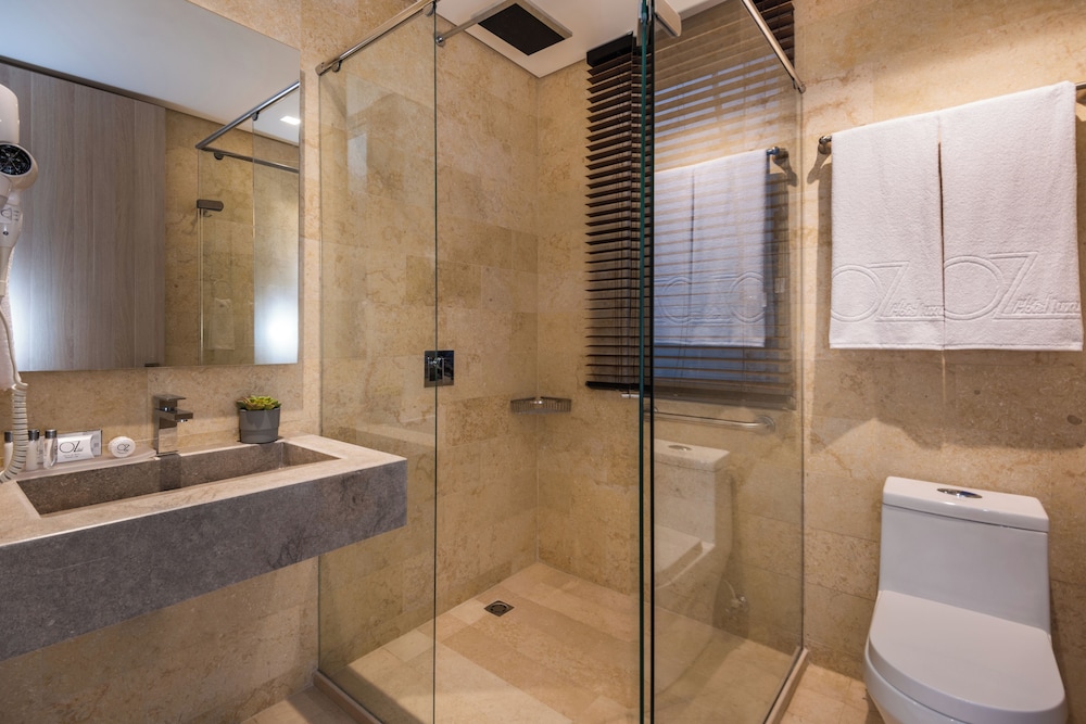Oz Hotel Collection 46/49