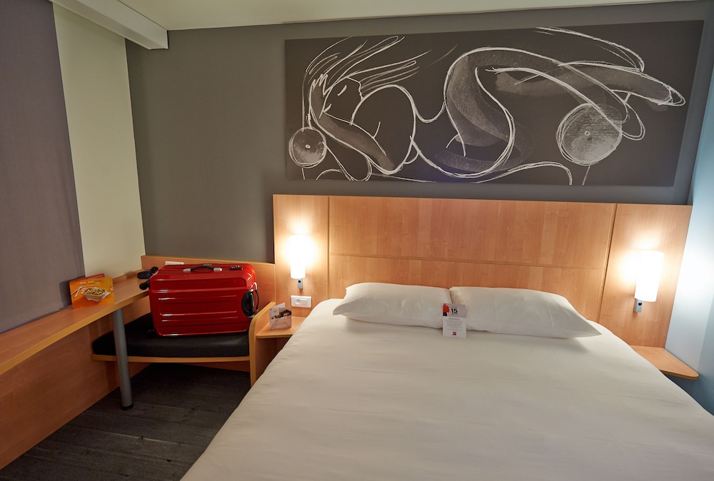 Ibis Les Herbiers 29/67