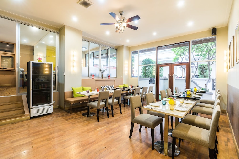 Asoke Residence Sukhumvit by UHG 44/74
