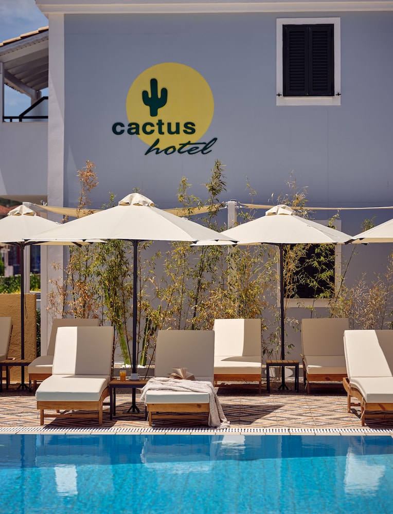 Cactus Hotel 68/76