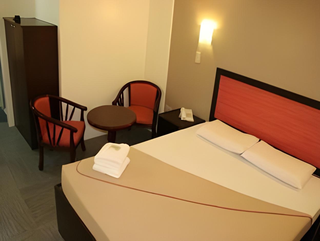 Toilena Room and Board photo4