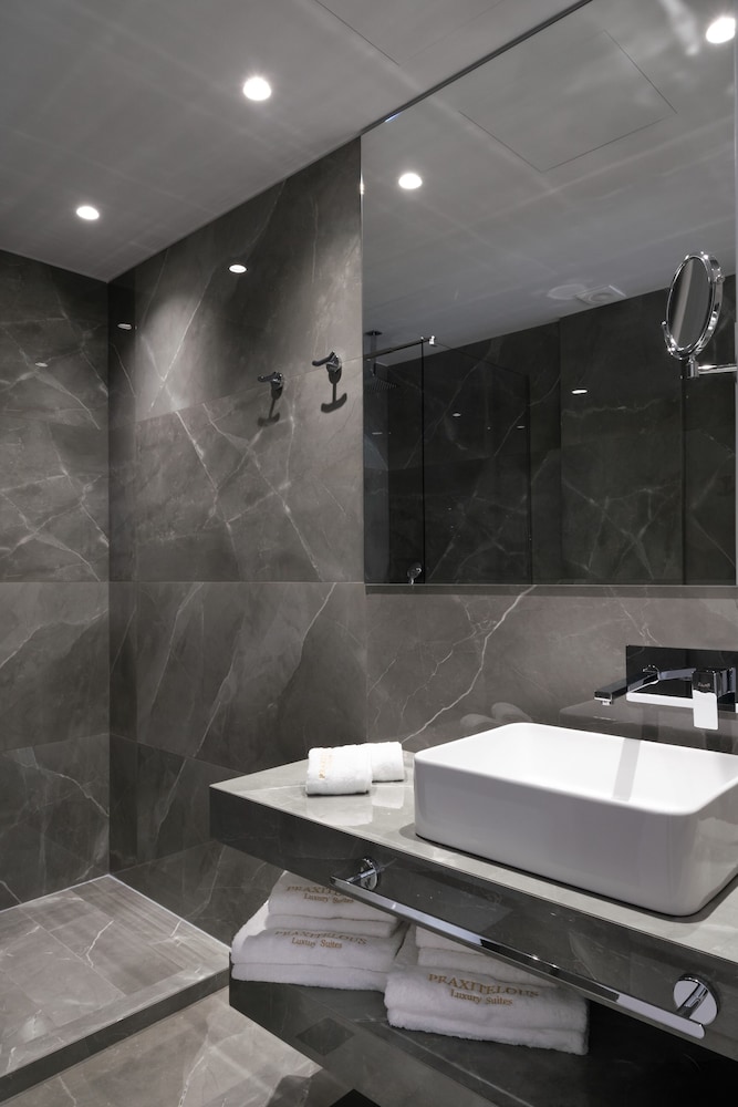 جناح سوبيريور بسرير كوين، Praxitelous Luxury Suites 9/10
