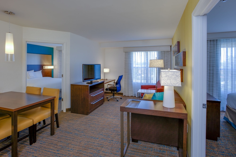 Residence Inn Springfield Chicopee 28/38