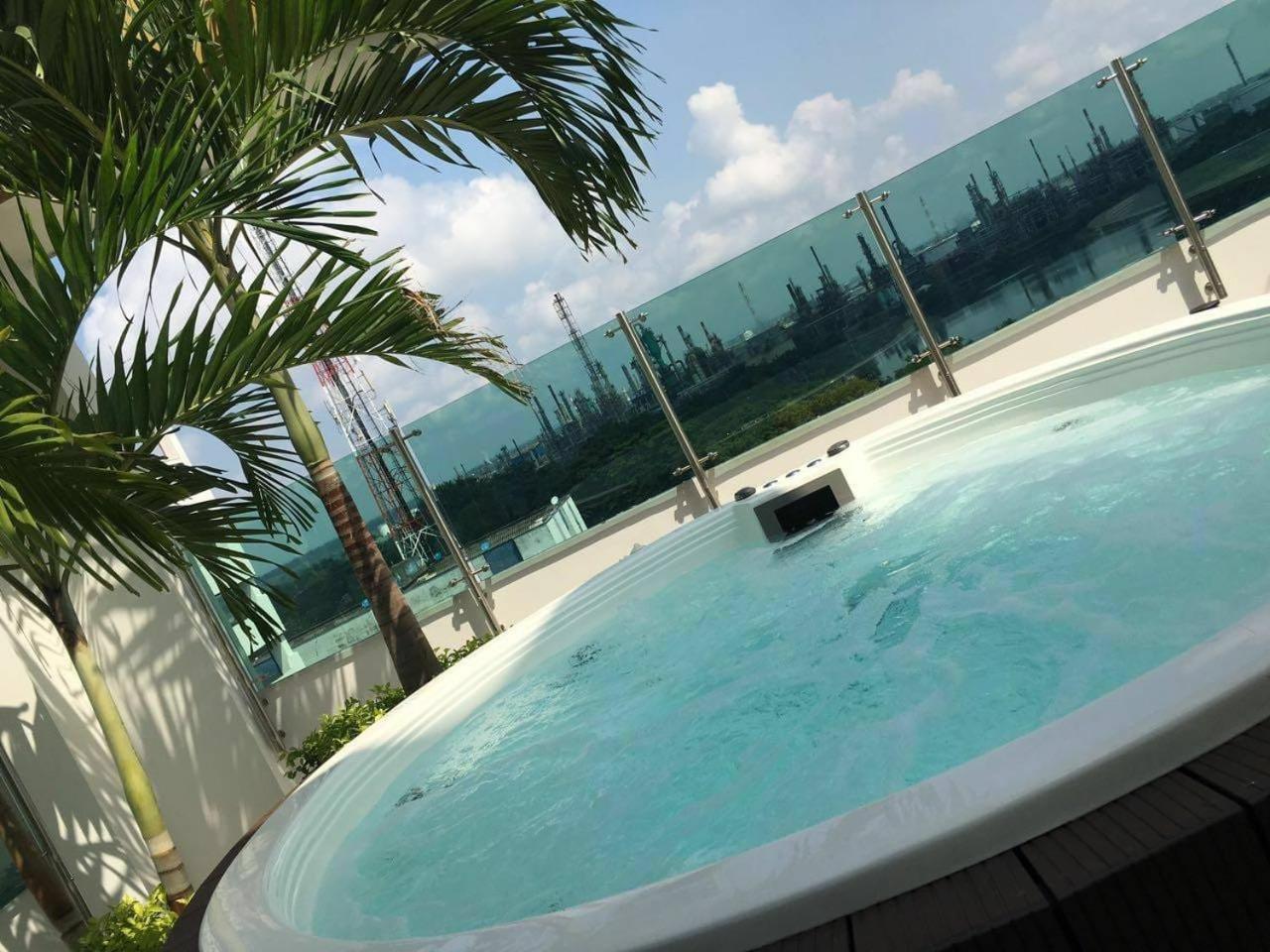 Hotel Titanium Plaza 30/30