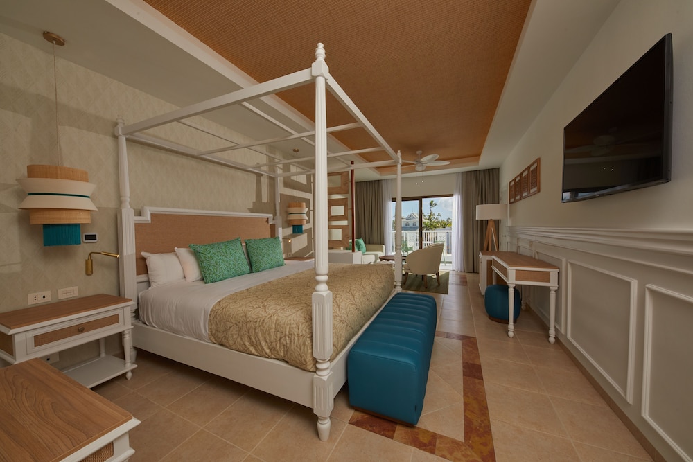 SWIM UP, JUNIOR SUITE, DELUXE