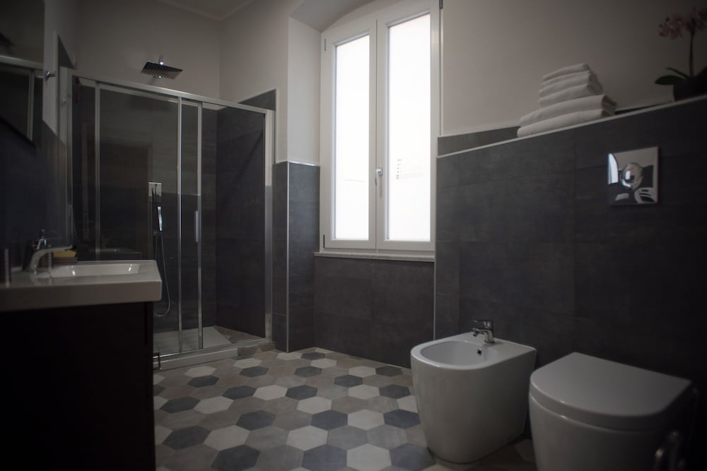 6thLand Rent Rooms La Spezia 42/50