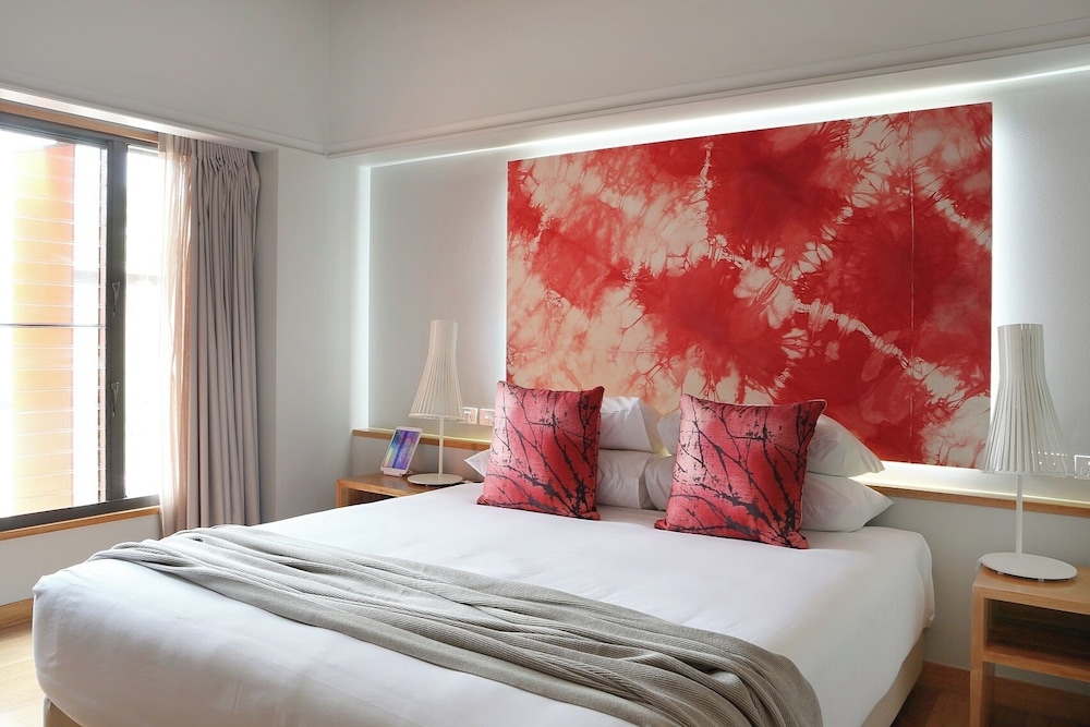 2 BEDROOMS, VILLA, KING AND TWIN BEDS