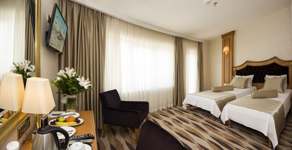Aprilis Hotel 20/50