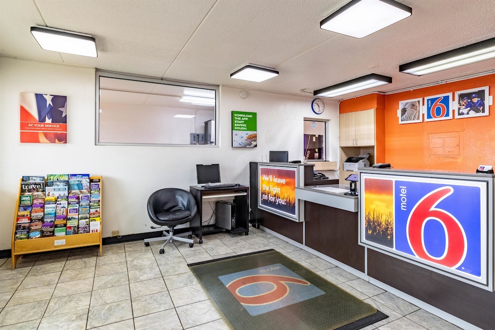 Motel6 Joliet, IL - I-80 9/58