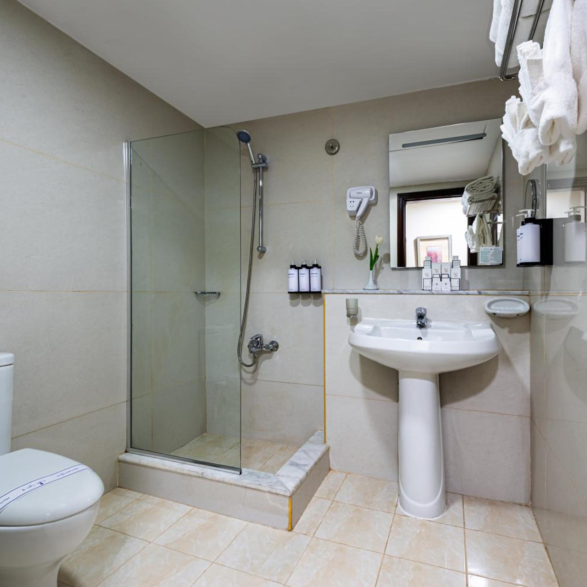 الأنصار الجديد(Al Ansar Palace Golden Tulip Hotel) 59/60