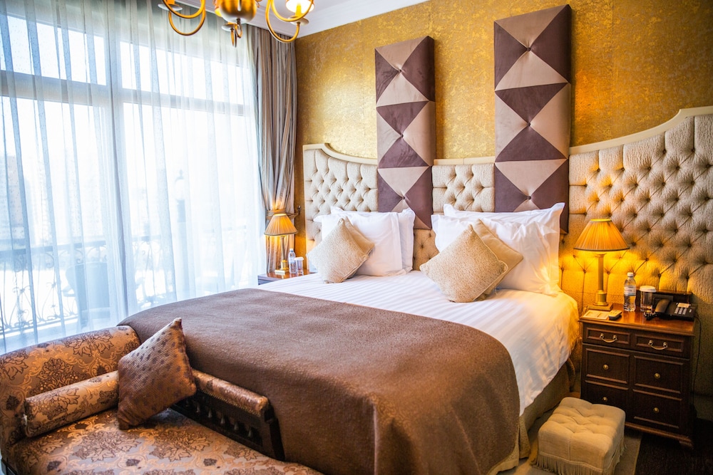 Excelsior Hotel & Spa Baku, Curio Collection by Hilton 12/82