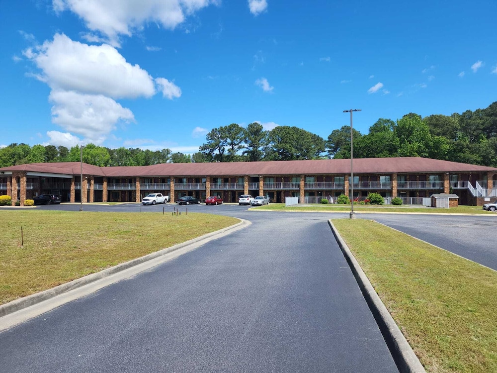 Americas Best Value Inn 36/40