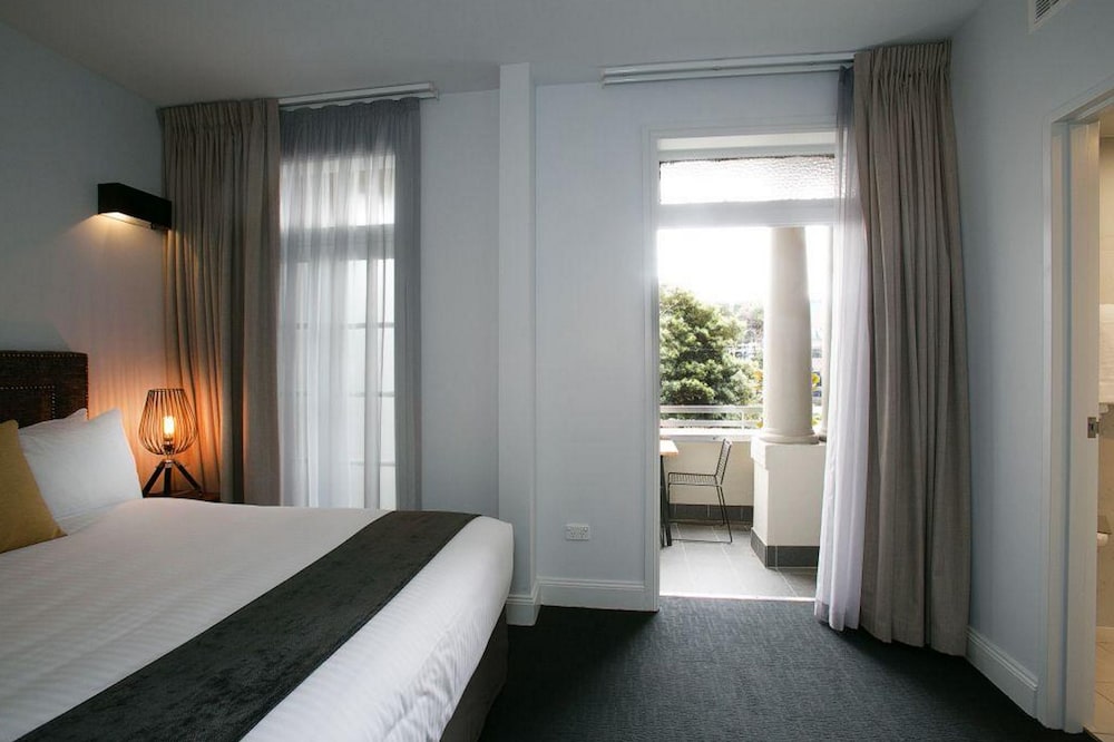 SUITE, BALCONY