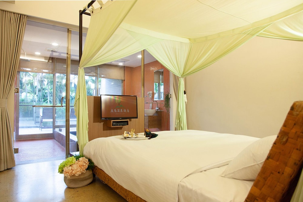 Luminous Hot Spring Resort 10/46