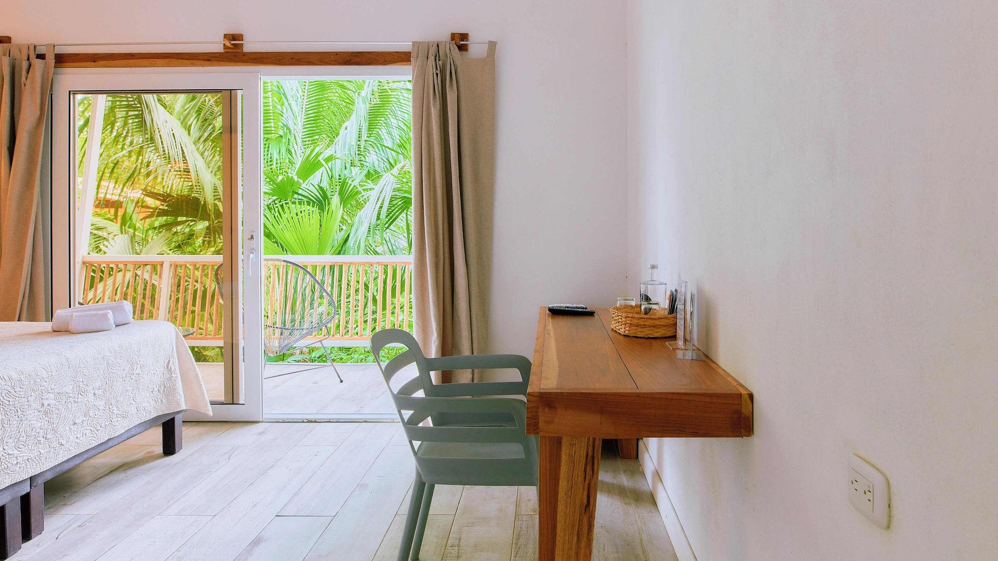 غرفة قياسية بسرير مزدوج، Cariblue Beach Jungle Resort 10/10
