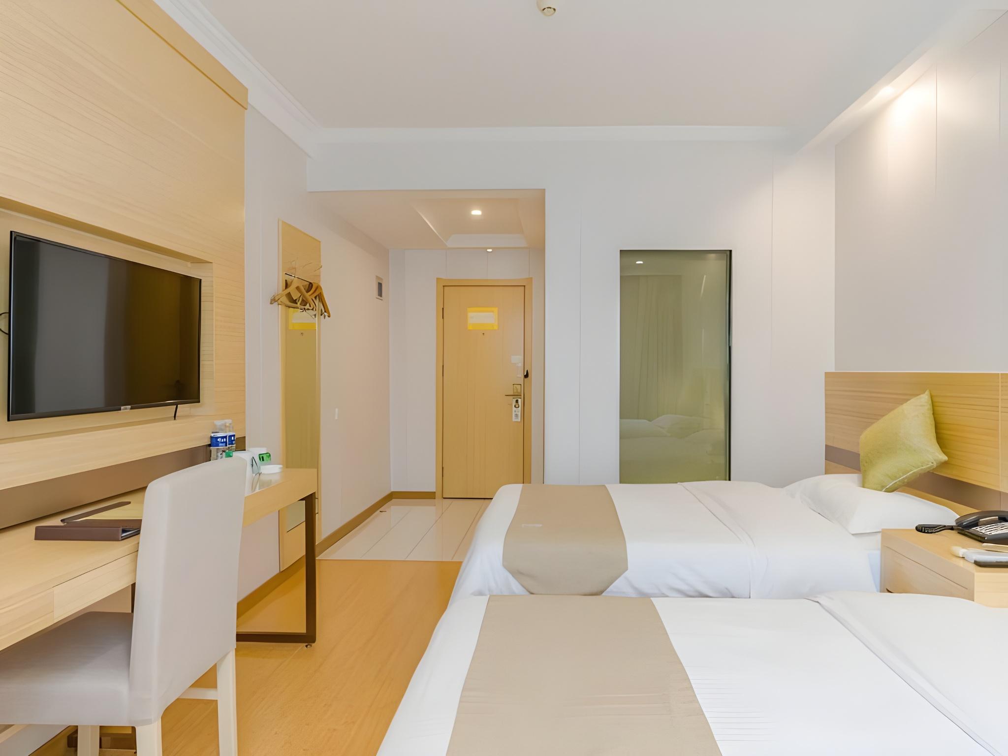 Garden, Twin Beds