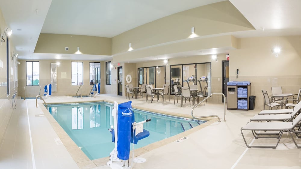 Hawthorn Suites By Wyndham Fargo 16/34