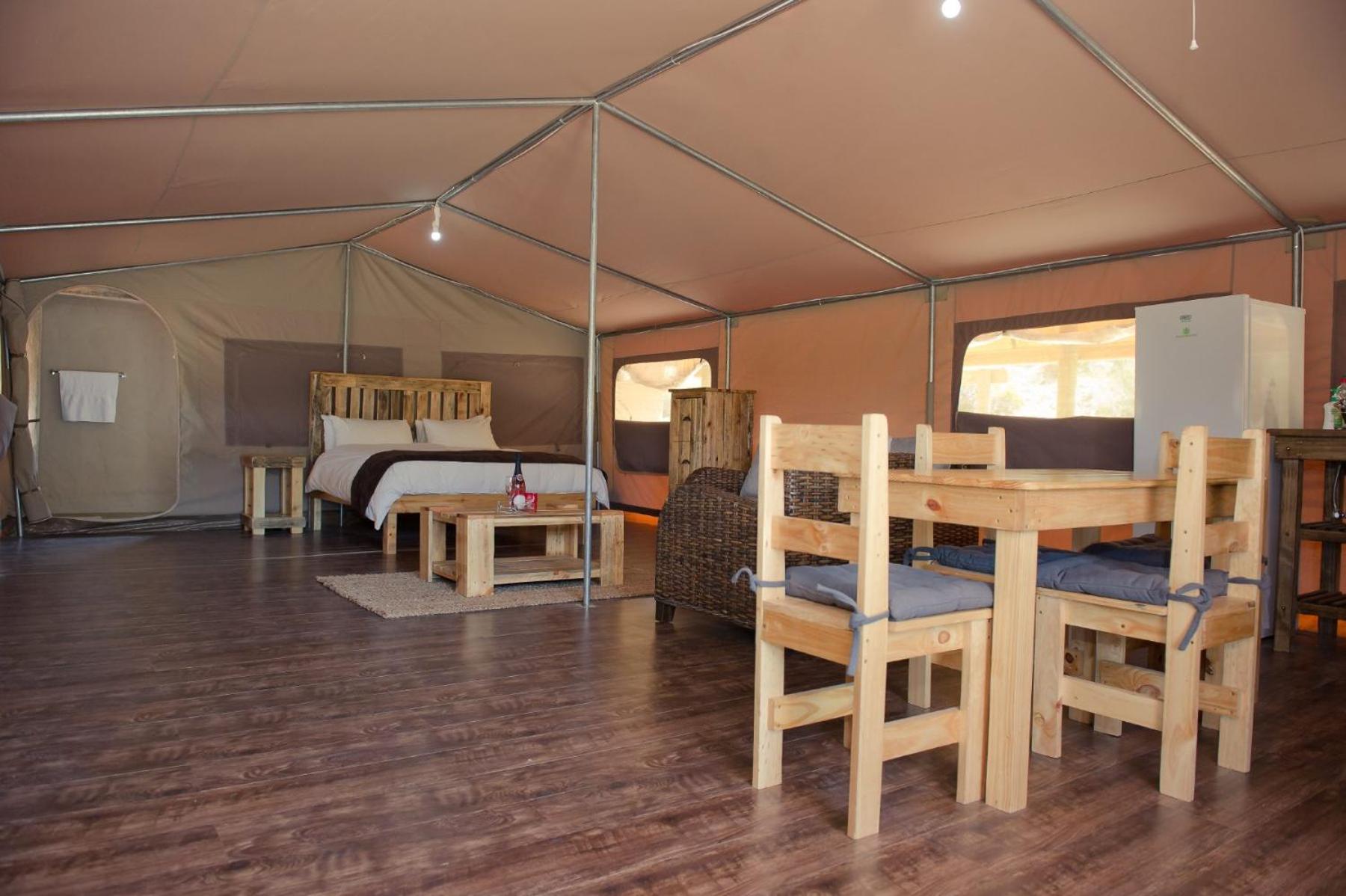 African Game Lodge 28/50