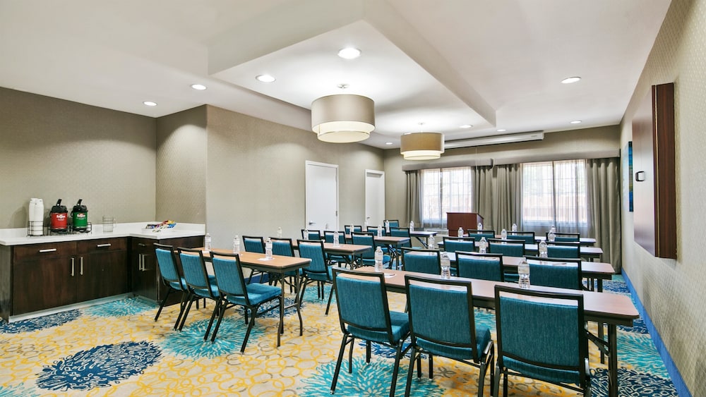 Best Western Plus Houston Atascocita Inn & Suites 36/39