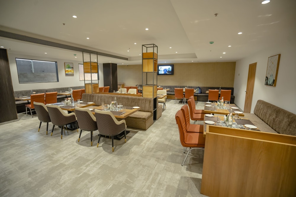 Zip by Spree Hotels Chakan 43/50