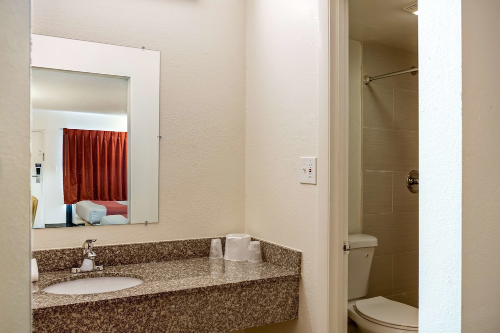 Motel6 Macclenny, FL 44/44